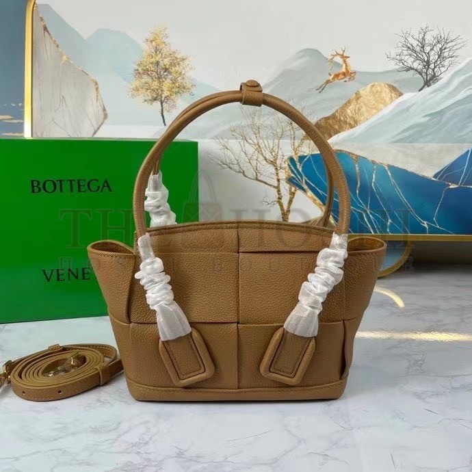 B0tt*ga Ven*ta Mini Arco Bag In Caramel Intrecciato Leather Master Quality