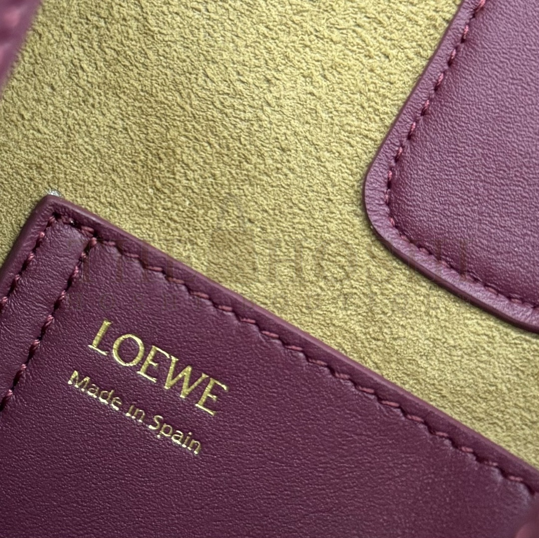 L0ew* Mini Pebble Bucket Bag in Calfskin Master Quality