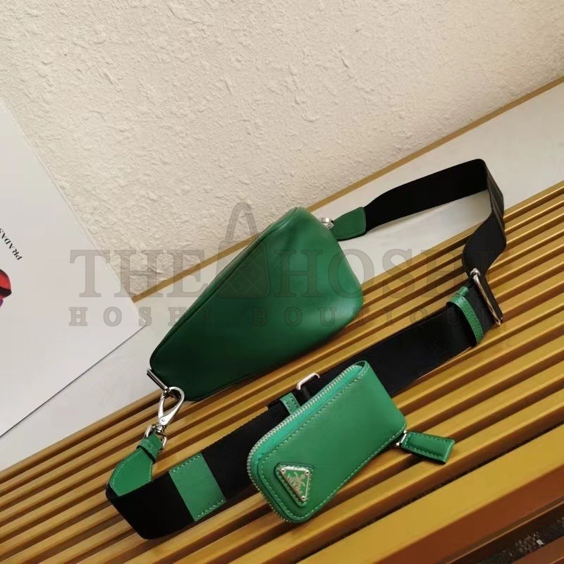 Pra*a Triangle Shoulder Bag In Green Leather Master Quality