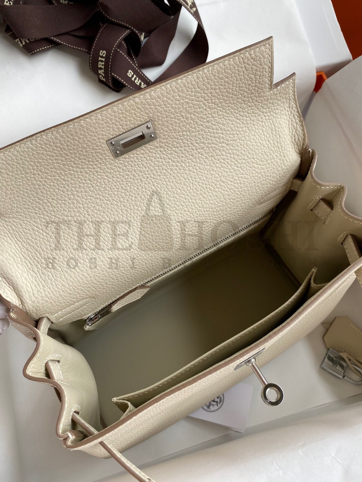 H**me5 Kelly Retourne 25 Handmade Bag In Craie Clemence Leather Master Quality