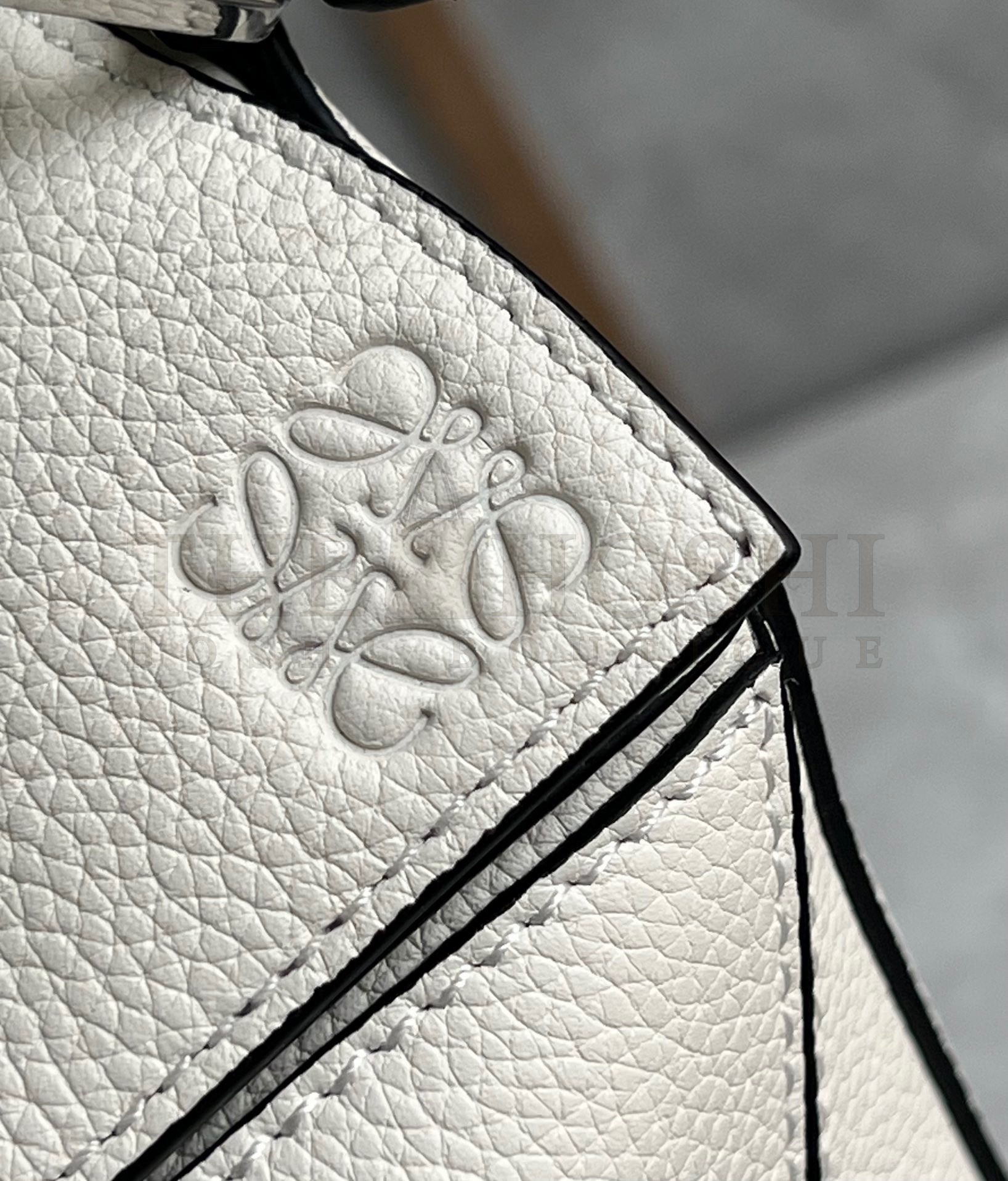 L0ew* Puzzle Mini Bag In White Grained Calfskin Master Quality