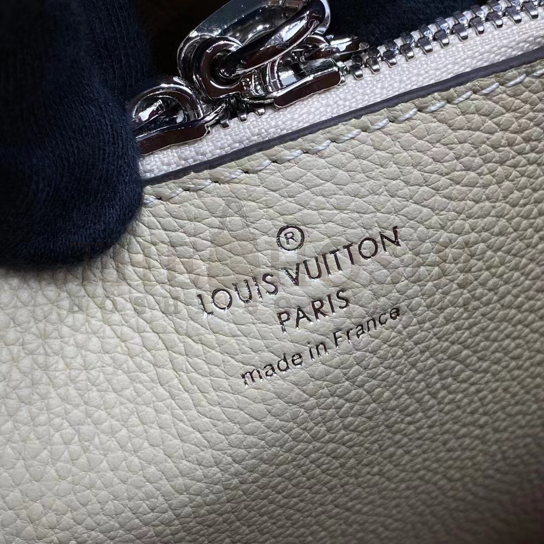 L0vis Vvtt0n LV Women Muria Bucket Bag Crème Beige Mahina Perforated Calf Leather Master Quality
