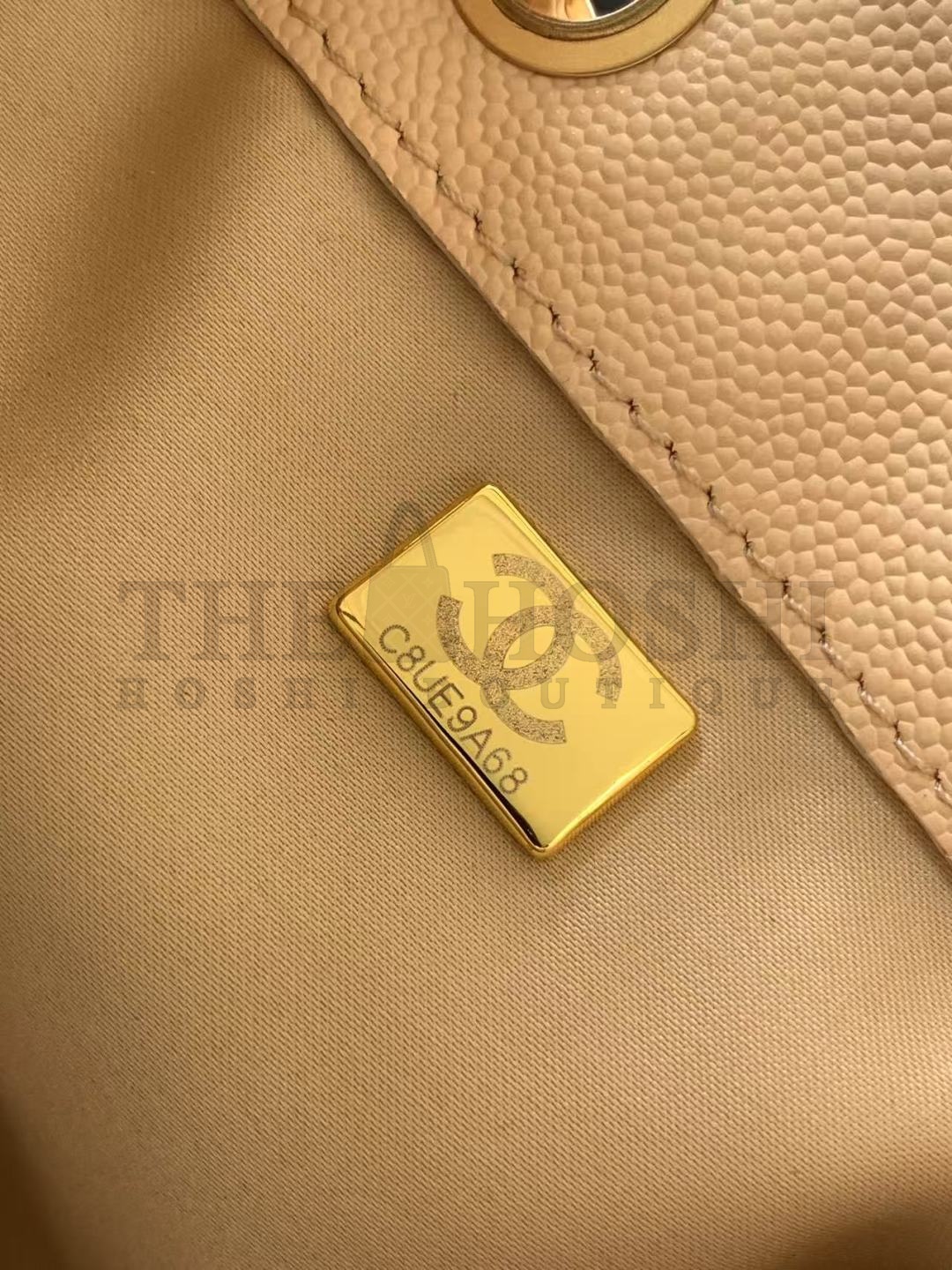 Ch**el 25C AS5293 Hobo Drawstring Bag Beige Caviar Leather with Gold Chain 30x26x14cm Master Quality