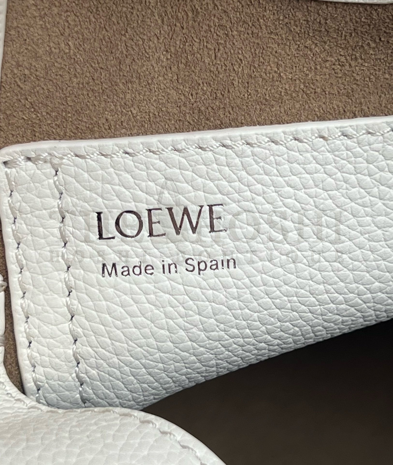L0ew* Mini Pebble Bucket Bag in White Grained Leather Master Quality