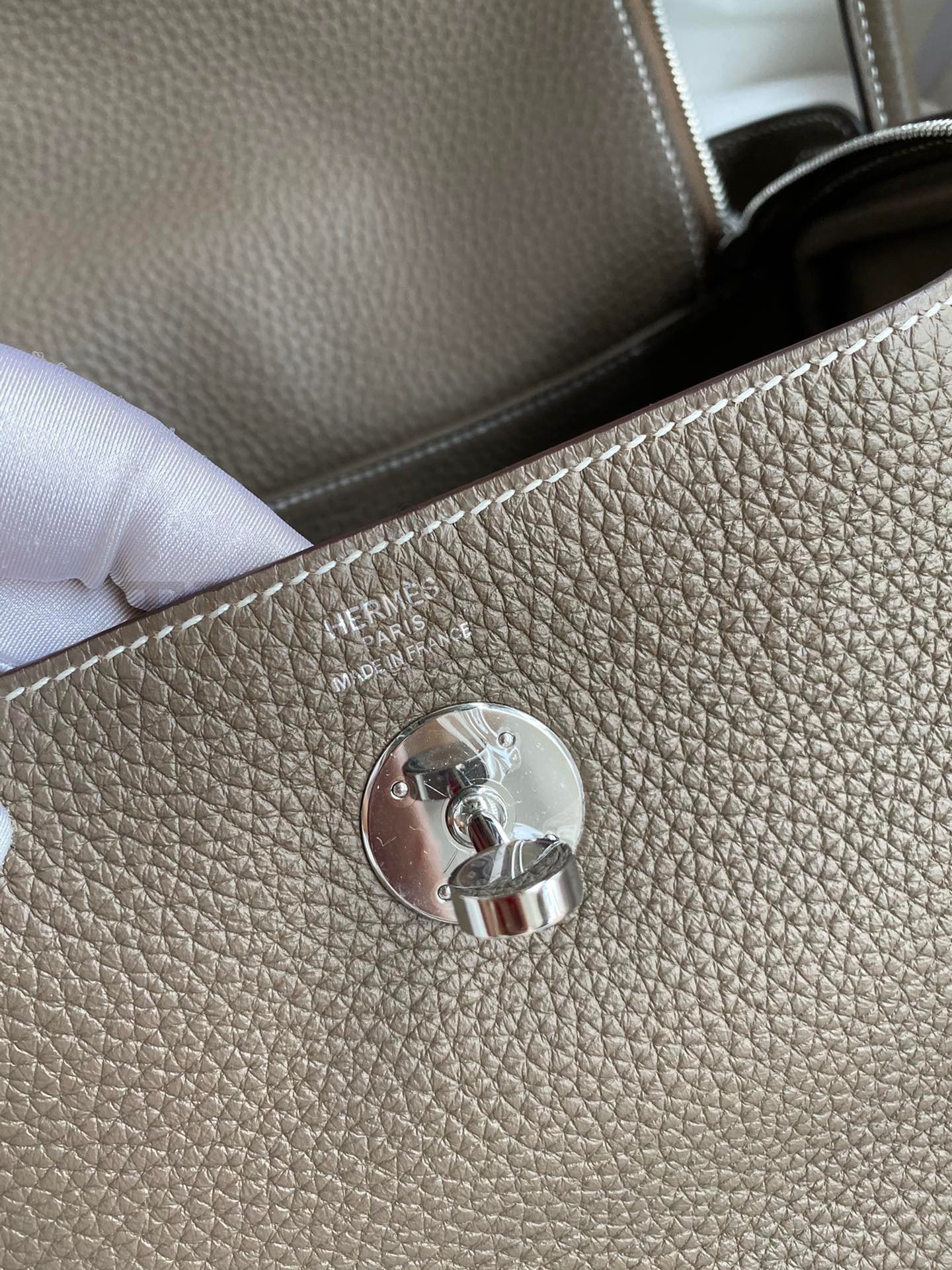 H**me5 Lindy 26 Handmade Bag In Taupe Clemence Leather Master Quality