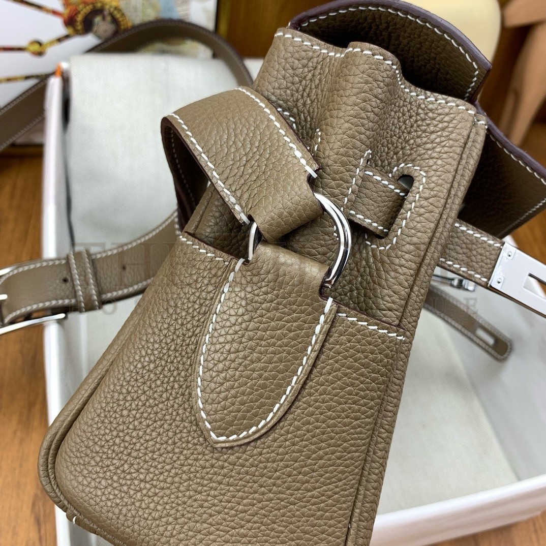 H**me5 Kelly Messenger Bag in Taupe Clemence Leather Master Quality