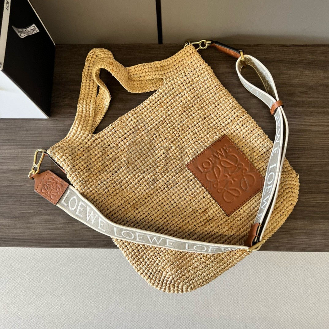 L0ew* Slit Tote Bag in Raffia and Calfskin Master Quality