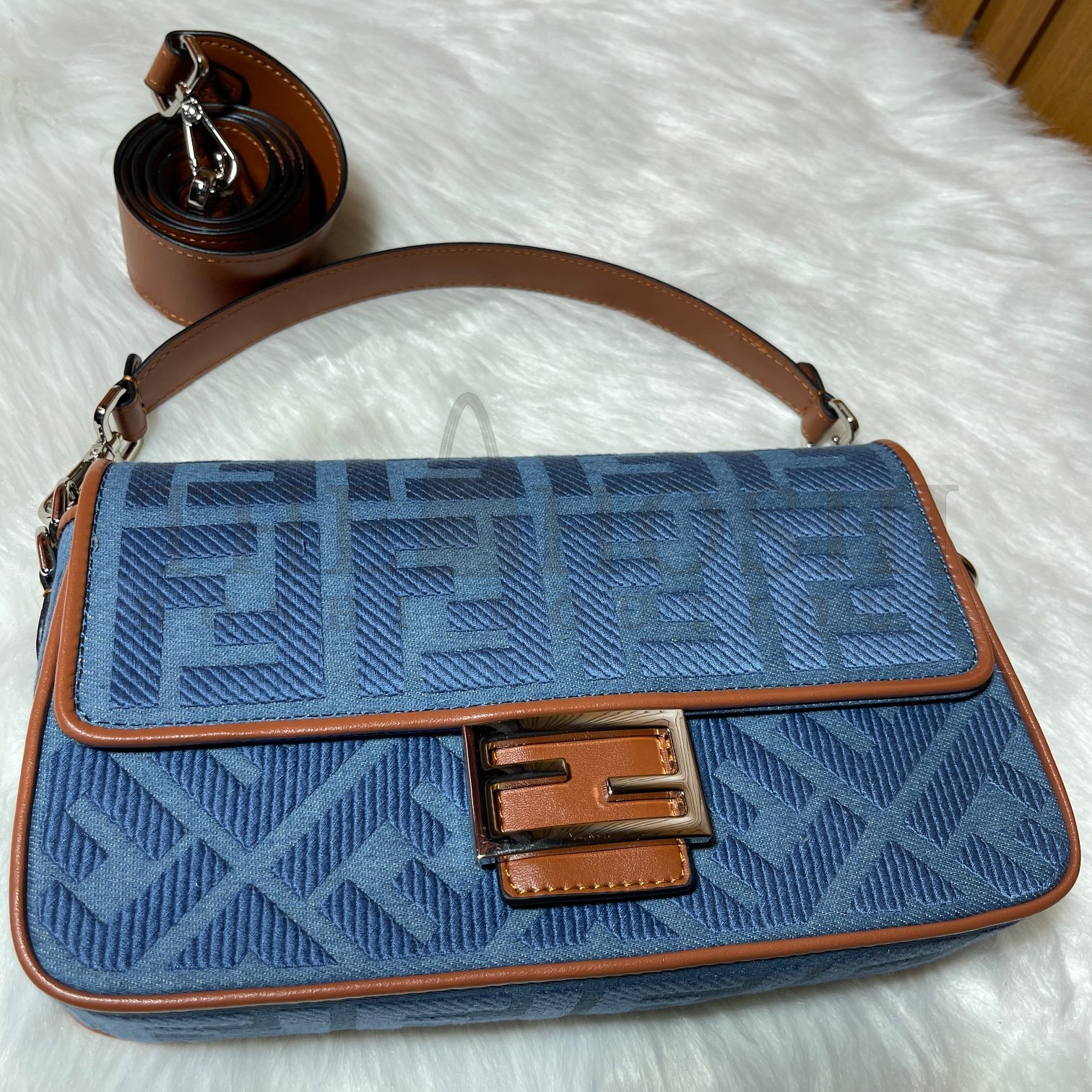 Baguette  F**di BAG Size: 26x15x5cm Master Quality