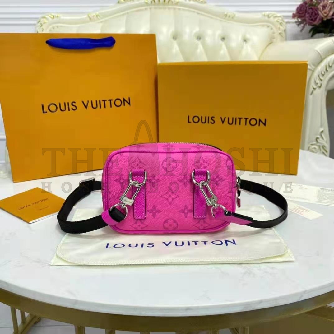 L0vis Vvtt0n LV Women Outdoor Pouch Taigarama Pink Rose Coated Canvas Cowhide Leather Master Quality