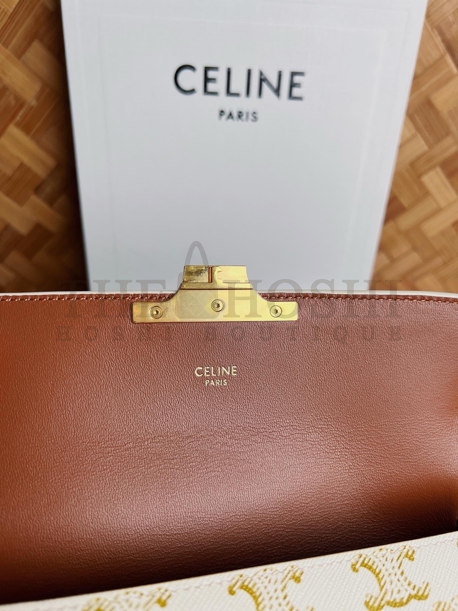 Ce1i*e Claude Shoulder Bag in White Triomphe Canvas Master Quality
