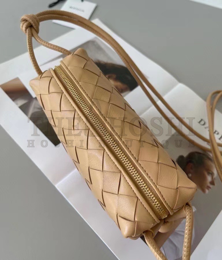 B0tt*ga Ven*ta Mini Loop Bag In Beige Intrecciato Lambskin Master Quality