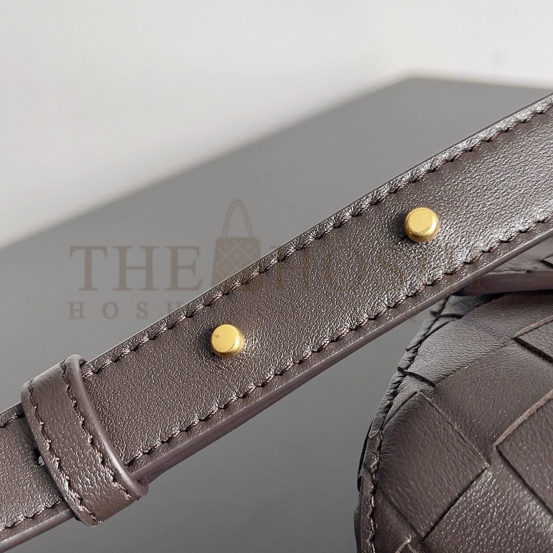 B0tt*ga Ven*ta Mini Andiamo Cross-Body Bag in Fondant Intrecciato Lambskin Master Quality