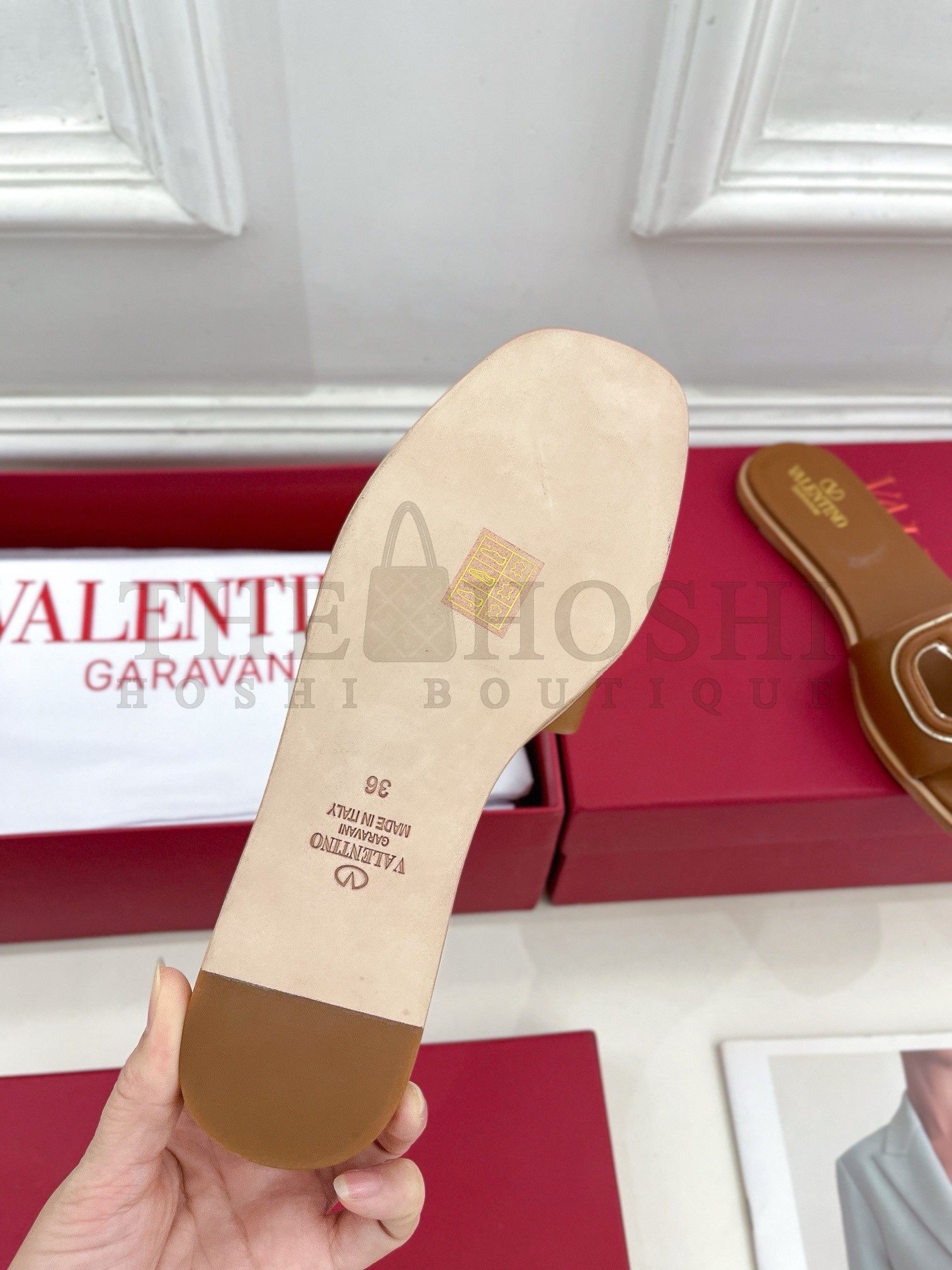 Va1e*ntin0 VLogo Cut-out Slide Sandals in Brown Leather Master Quality