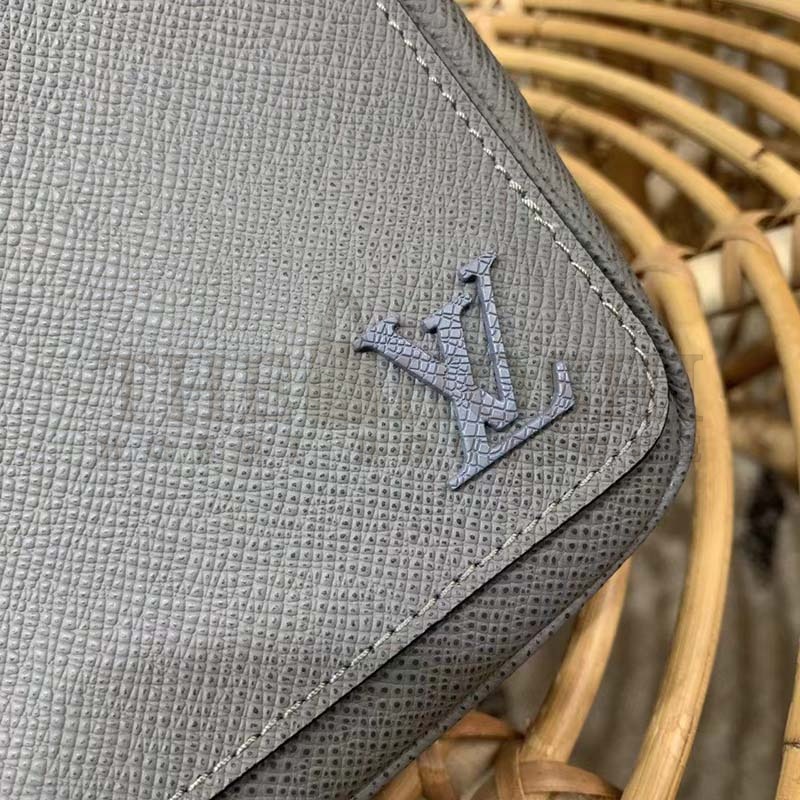 L0vis Vvtt0n LV Men District PM Bag Glacier Taiga Cowhide Leather Master Quality
