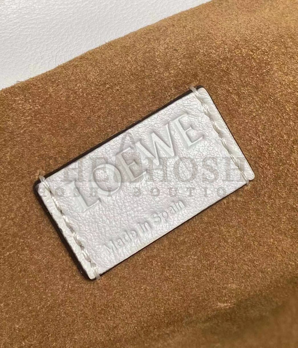 L0ew* Flamenco Clutch Bag In White Calfskin Master Quality