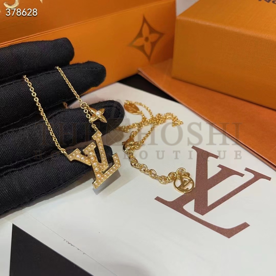 L0vis Vvtt0n Women LV Iconic Pearls Necklace Pearl-Encrusted LV Initials Monogram Flower Charms Master Quality