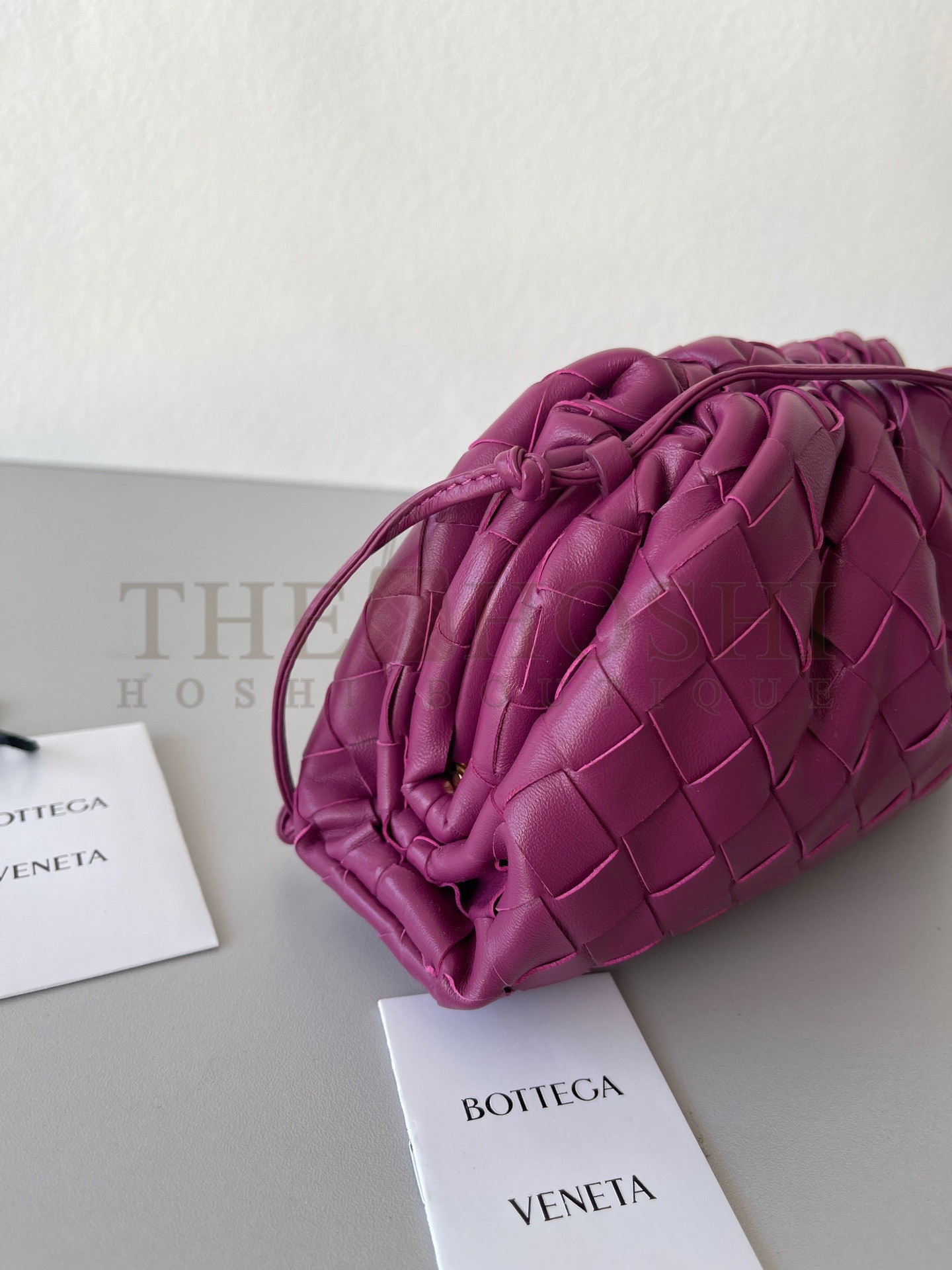 B0tt*ga Ven*ta Mini Pouch with Strap in Cinnabar Intrecciato Lambskin Master Quality