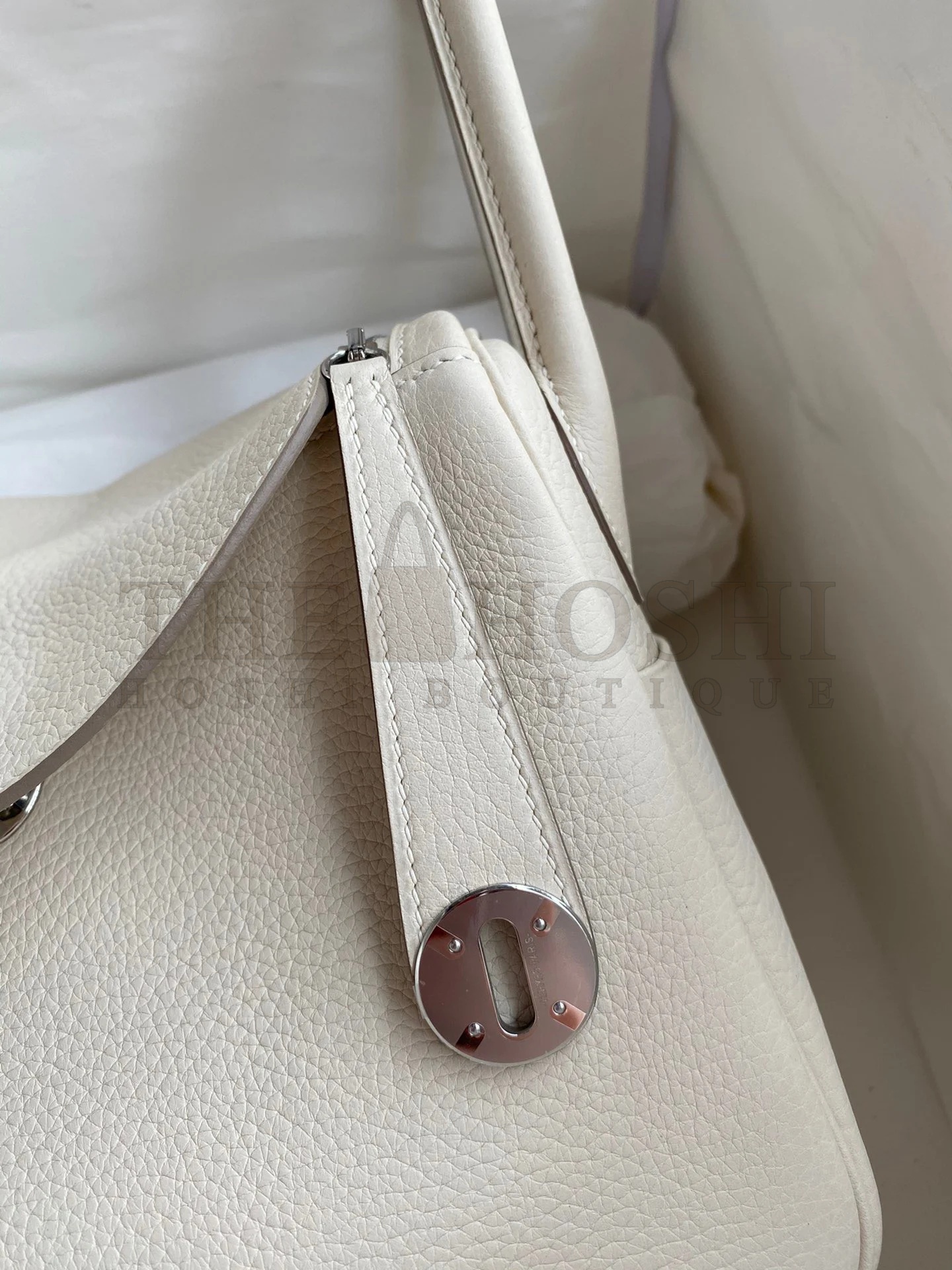 H**me5 Lindy 26 Handmade Bag In Craie Clemence Leather Master Quality