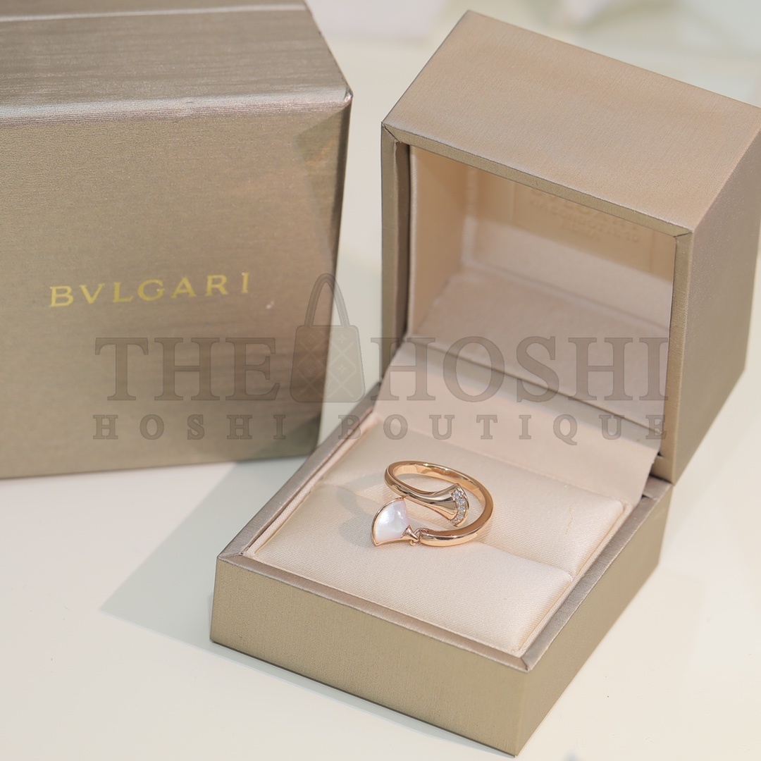 Bv1g*ai DIVAS’DREAM RING, White Mother-of-Pearl Master Quality