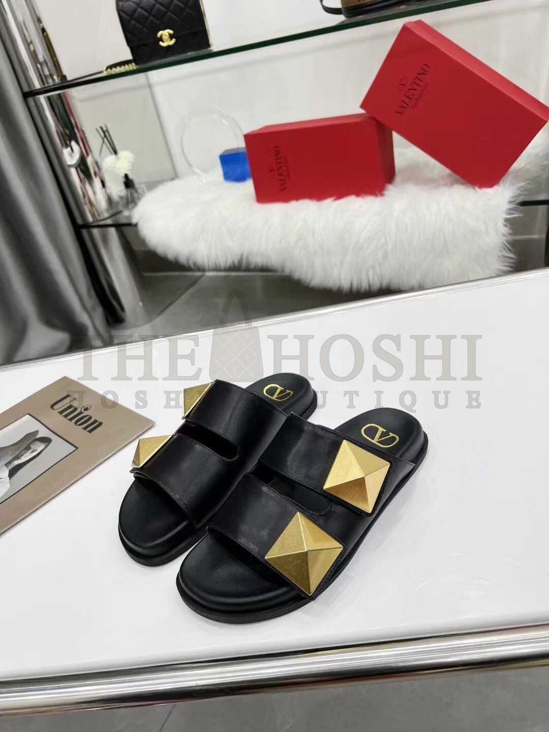 Va1e*ntin0 One Stud Slide Sandals In Black Calfskin Master Quality