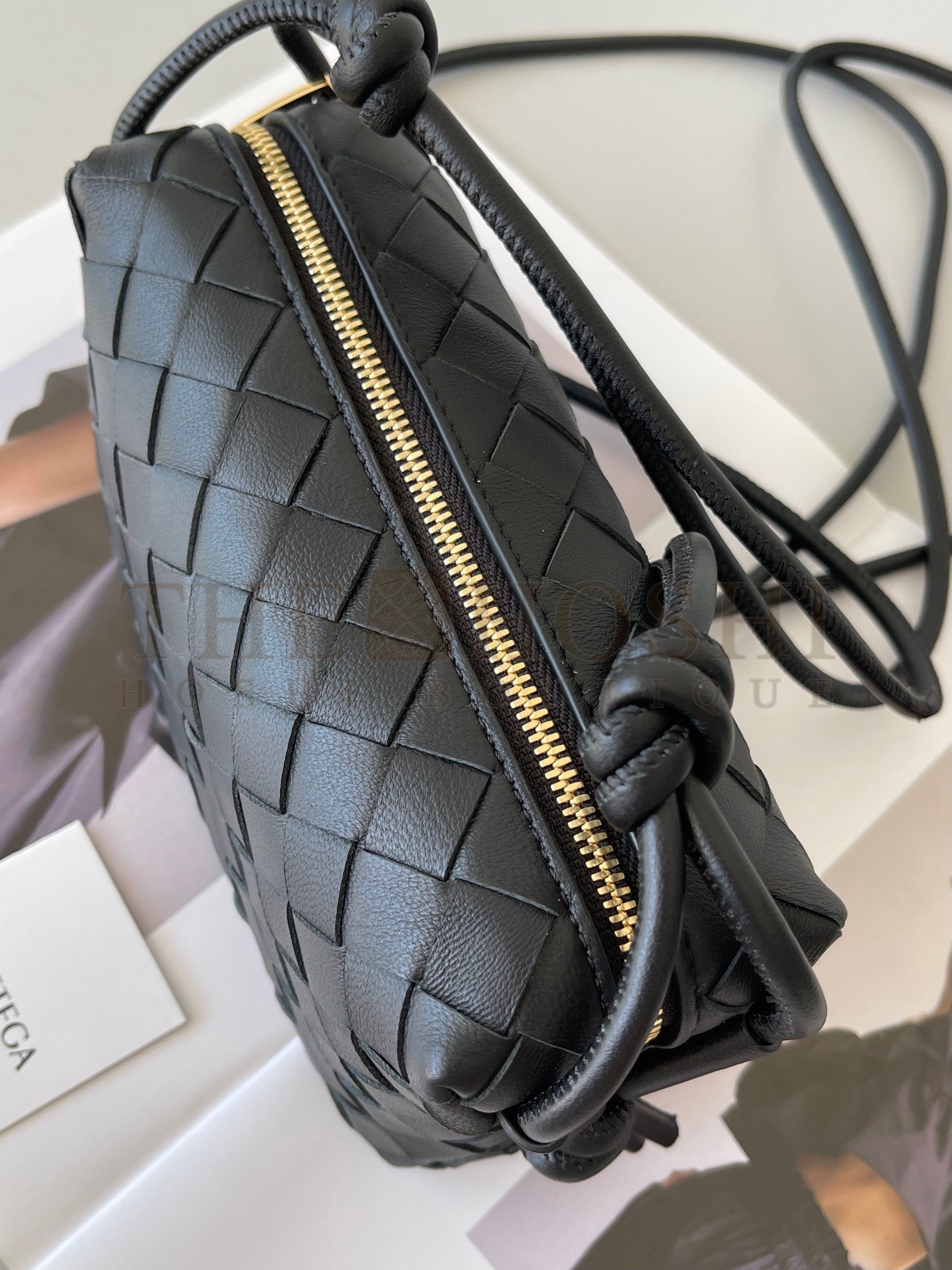 B0tt*ga Ven*ta Loop Mini Bag In Black Intrecciato Lambskin Master Quality