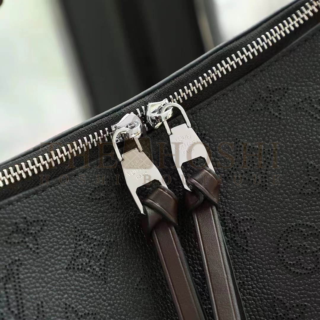 L0vis Vvtt0n LV Women Beaubourg Hobo MM Bag Black Mahina Perforated Calf Leather Master Quality