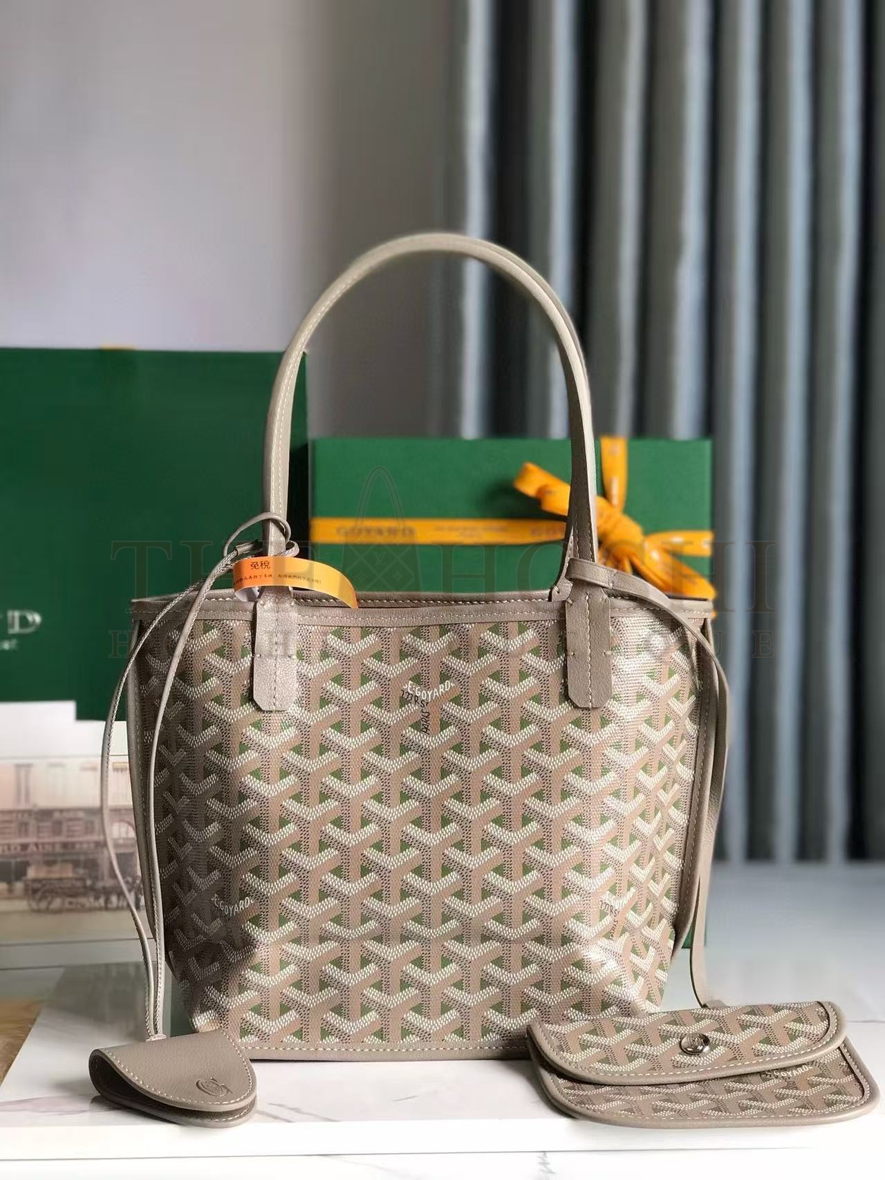 G09ard Anjou Tote  Double-sided use  leather Inside bag  PM size：The bag opening is 28 cm; the base measures 20 cm (length) × 20 cm (height) × 10 cm (depth). Master Quality