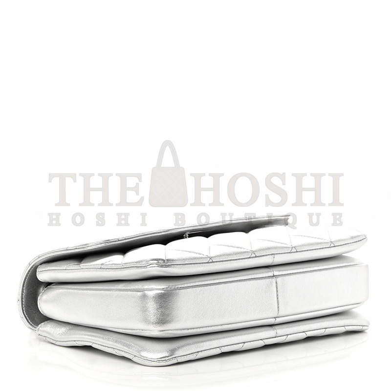 Ch**el METALLIC LAMBSKIN QUILTED SMALL TRENDY CC FLAP DUAL HANDLE BAG SILVER (25*17*9cm) Master Quality