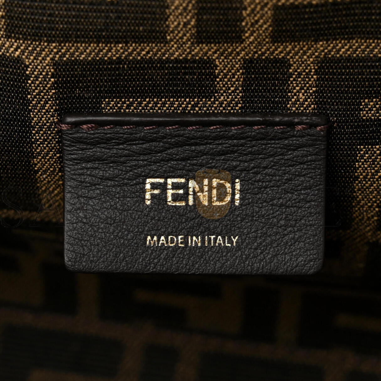 F**di SHINY NAPPA SNAKESKIN SMALL F**di FIRST SAND MAKE UP (26*18*9.5cm) Master Quality