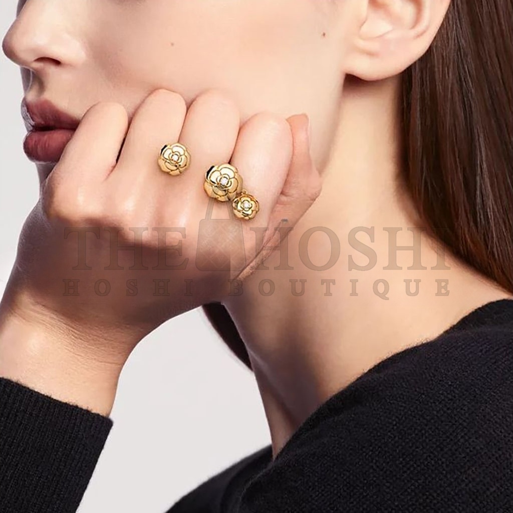 Ch**el EXTRAIT DE CAMÉLIA CHARMS RING J11873 Master Quality